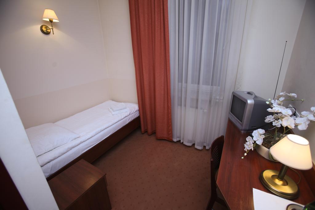 Hotel Kameralny Kielce Zimmer foto